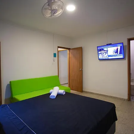 El Bando Hostel *